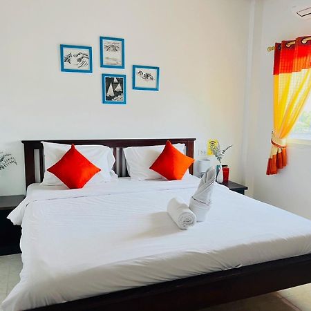 Lanta Grand House Hotel Koh Lanta Bagian luar foto