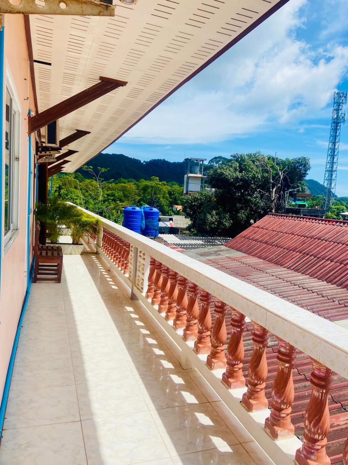Lanta Grand House Hotel Koh Lanta Bagian luar foto