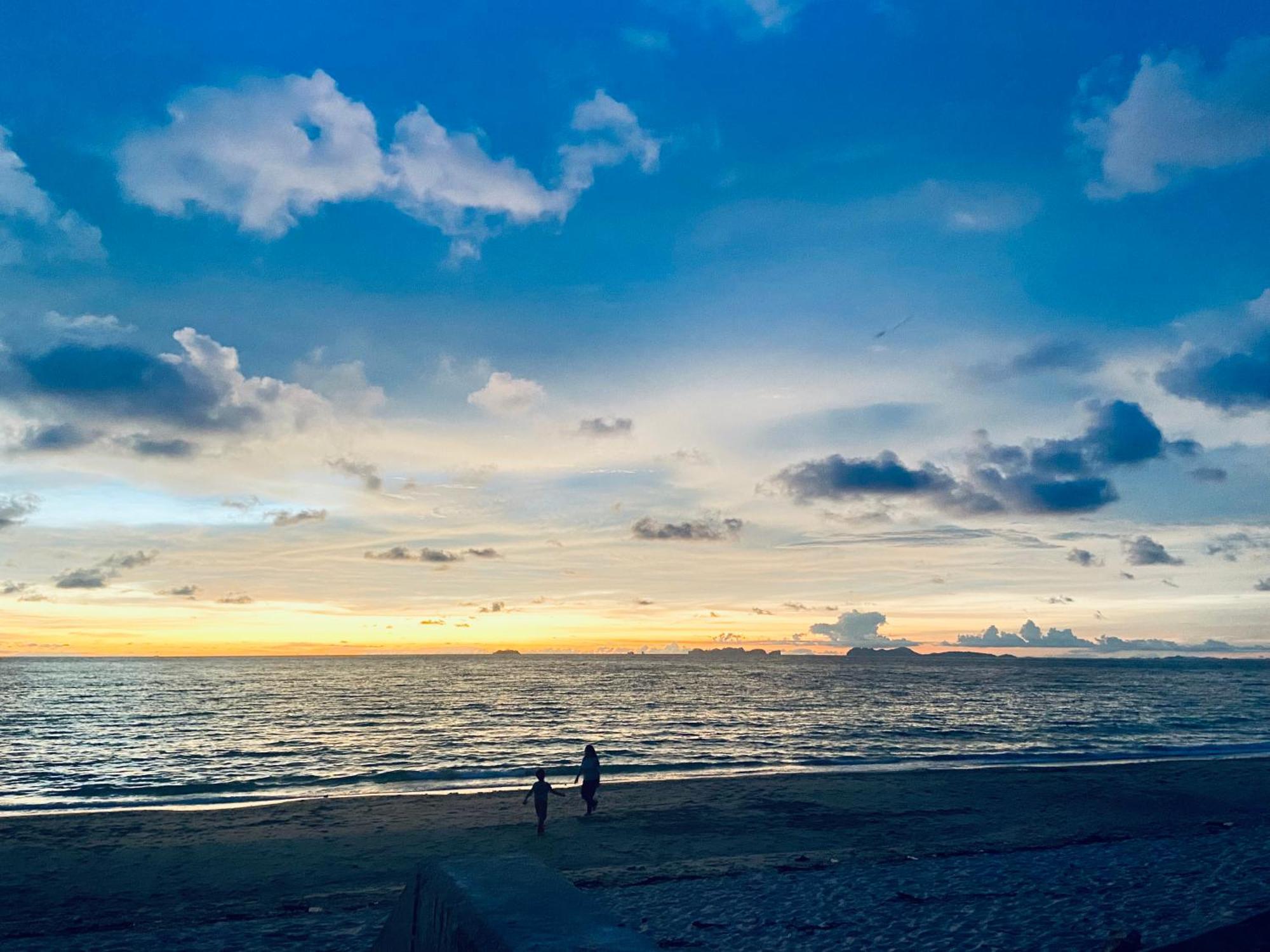 Lanta Grand House Hotel Koh Lanta Bagian luar foto
