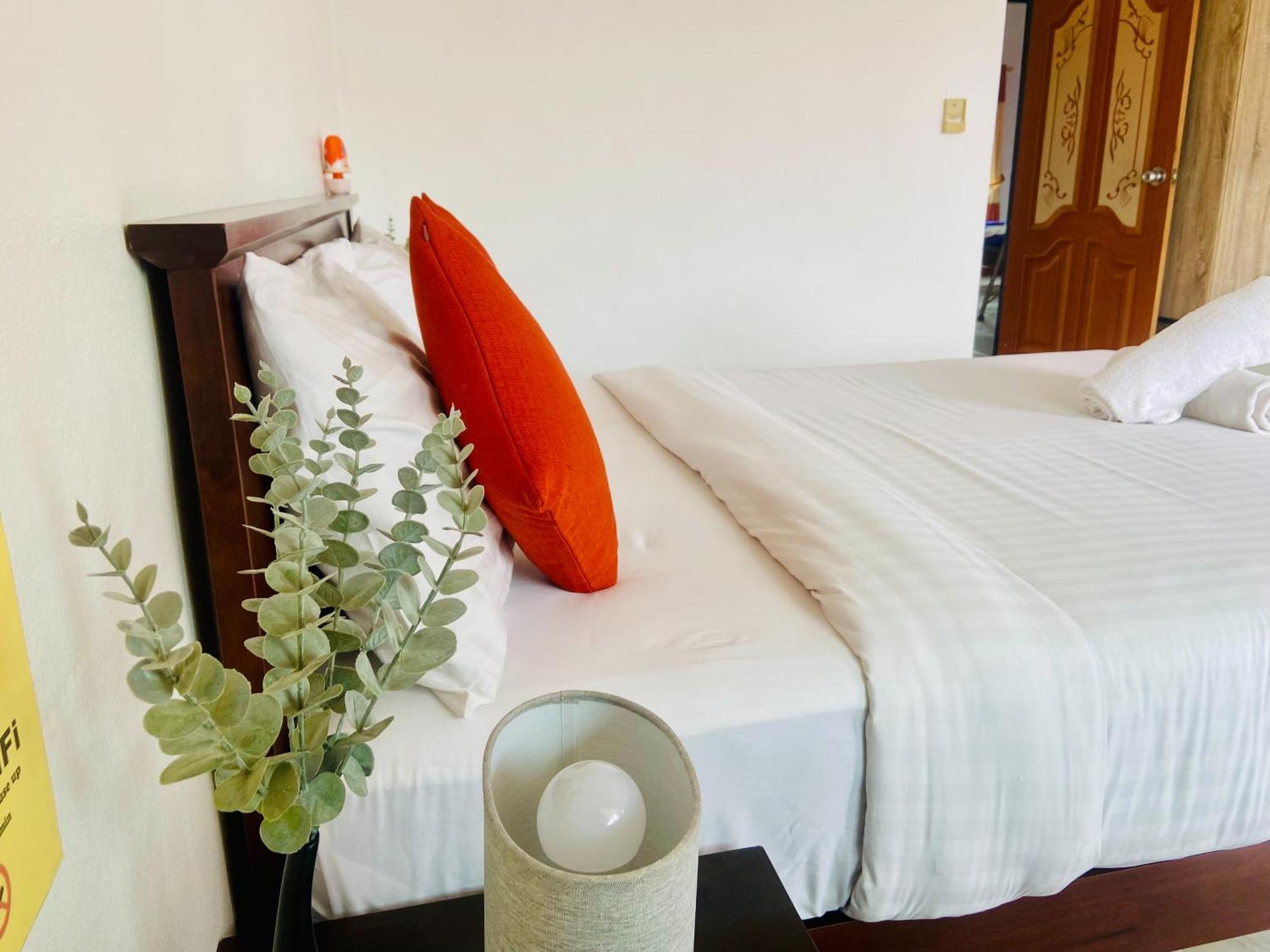 Lanta Grand House Hotel Koh Lanta Bagian luar foto