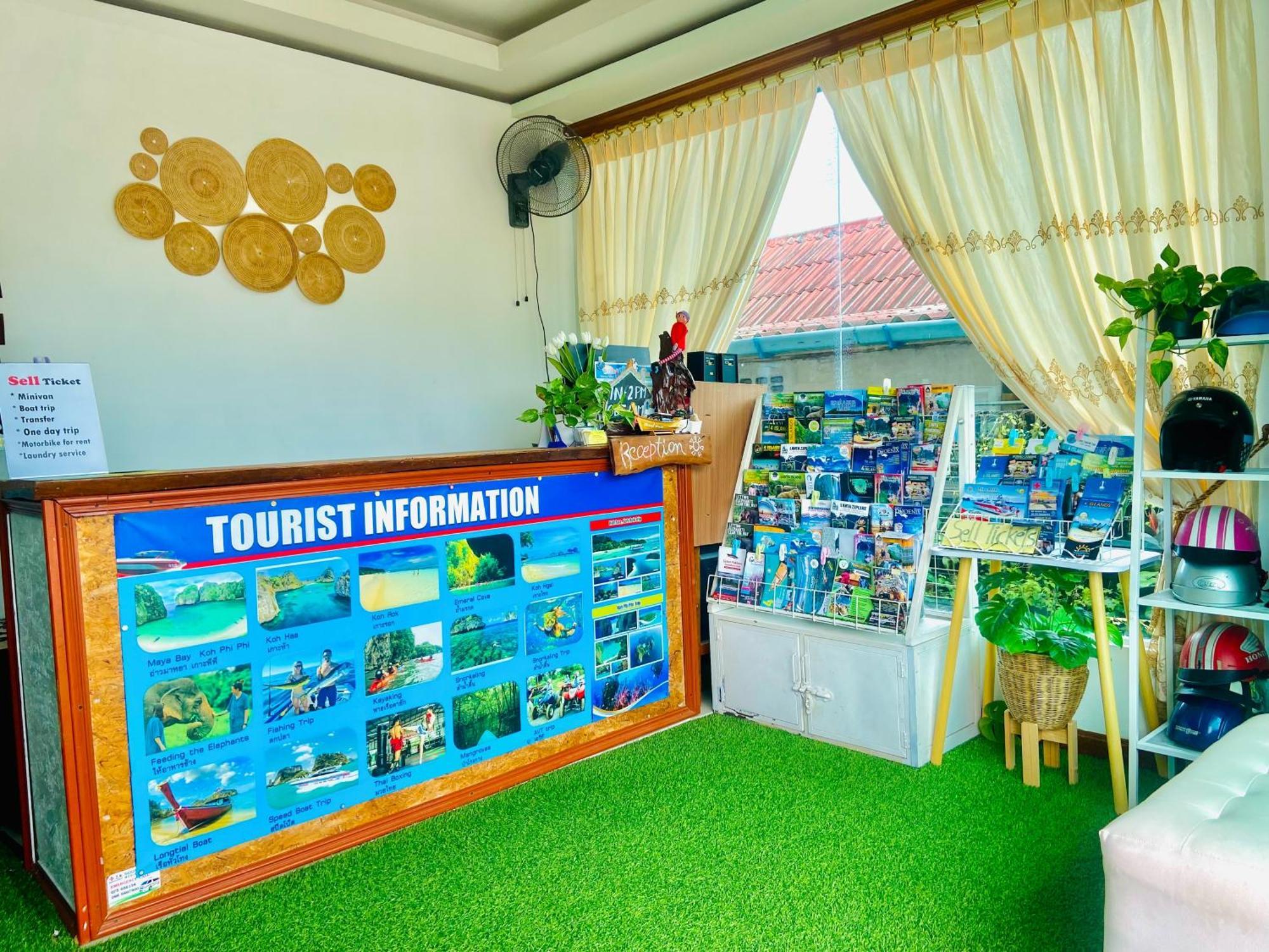 Lanta Grand House Hotel Koh Lanta Bagian luar foto