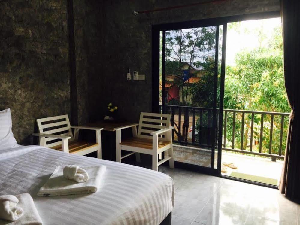 Lanta Grand House Hotel Koh Lanta Bagian luar foto